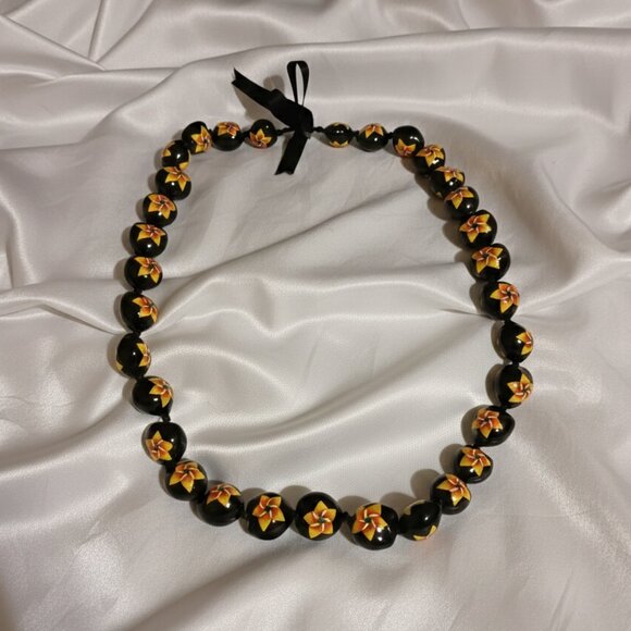 Source Unknown Jewelry - Black Kukui Nut Hawaiian Luau Lei Yellow Gold Flower Necklace NWOT